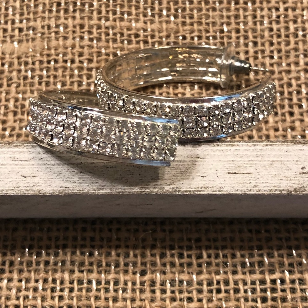 Jewelry - Picture 3 of 3